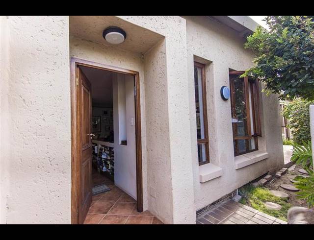 2 BEDROOM PROPERTY TO RENT IN NORWOOD